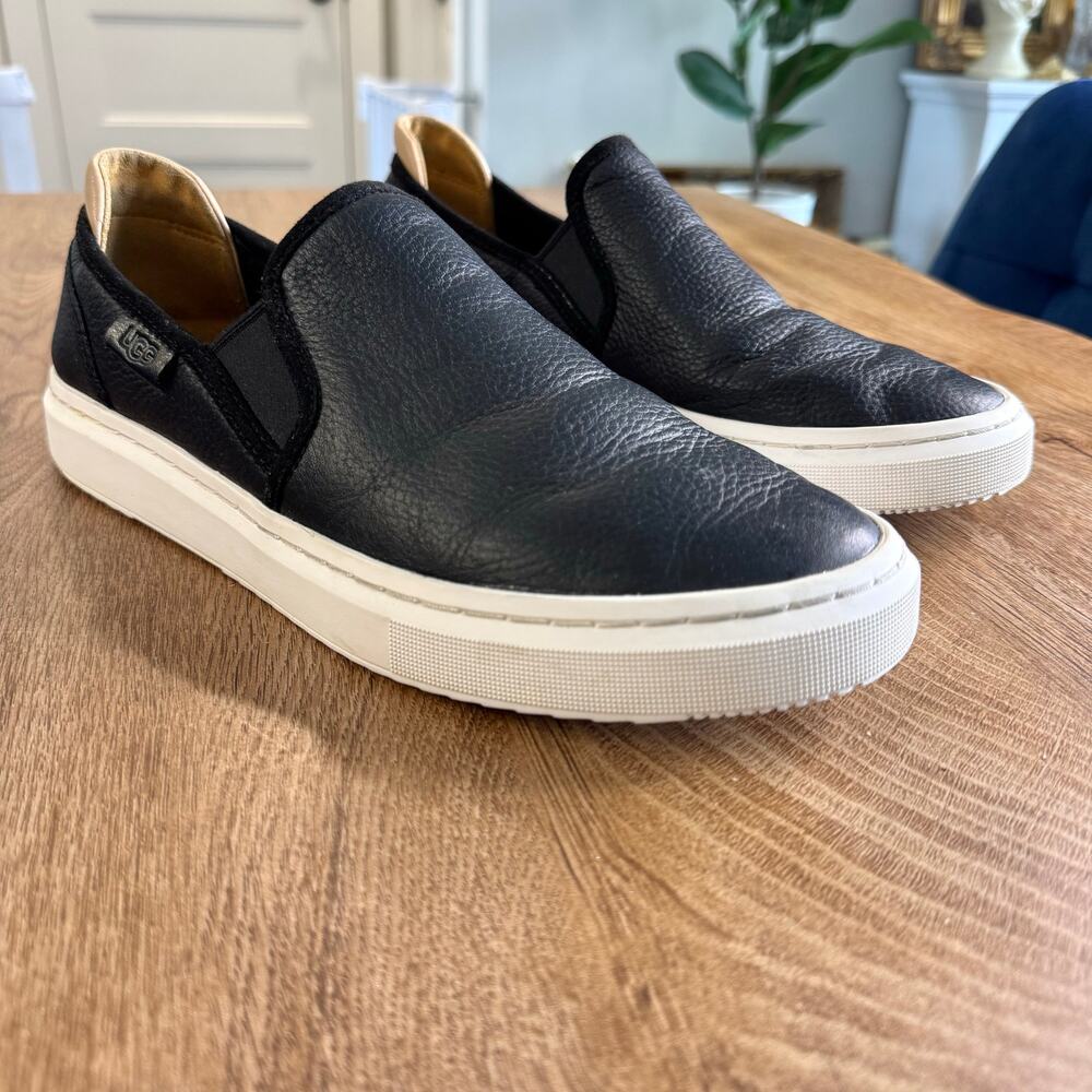 UGG | Alameda Black Slip Ons | Women’s Size 10